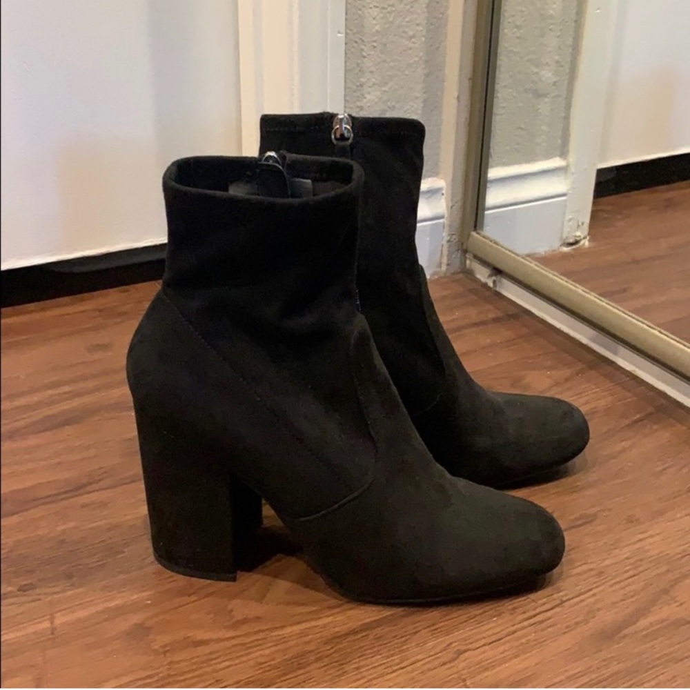 Steve Madden gaze black booties